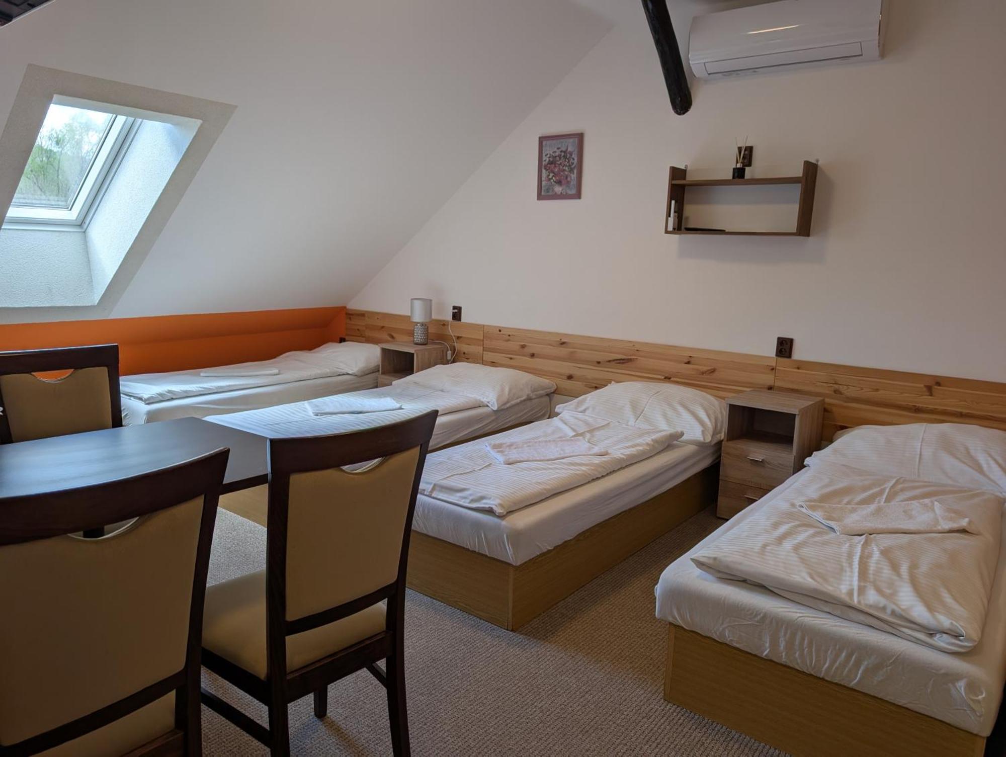 Pension Harcovna Frýdlant nad Ostravicí Buitenkant foto